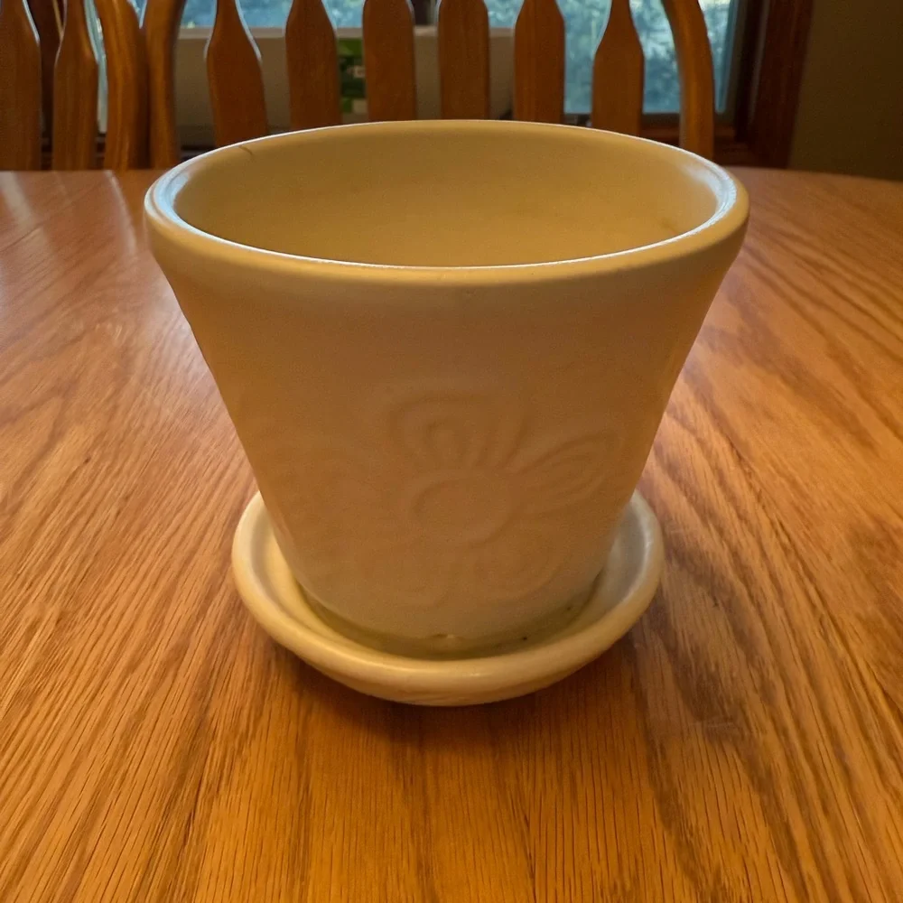 Vintage Cream Ceramic Planter Pot with Saucer Bottom
